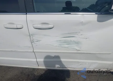 2011 Dodge Grand Caravan Crew z USA, uszkodzony, nr VIN 2D4RN5DG5BR786306